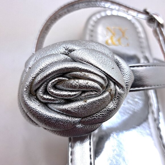 New York & Company Womens Rosette T-Strap, ALMOND Sandals - Size 9 - Picture 7 of 11